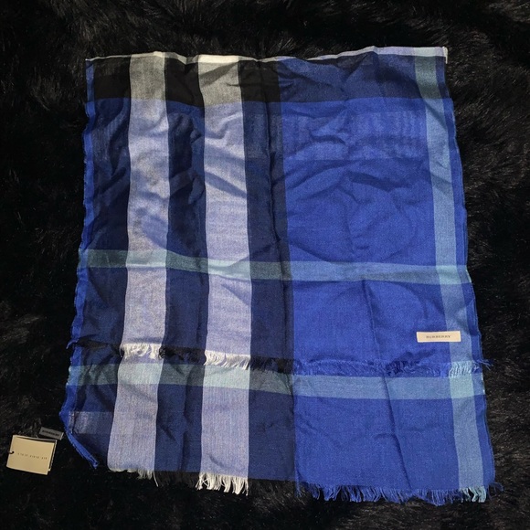 Burberry Accessories - BURBERRY SCARF